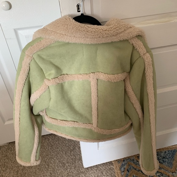 Urban Outfitters Chloe Faux Shearling Cropped Jacket - Picture 5 of 7